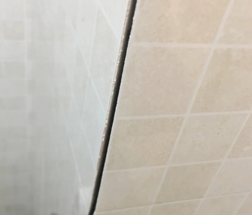泰州瓷砖空鼓维修公司分享阳台瓷砖脱落的修复过程可以分为以下几个步骤